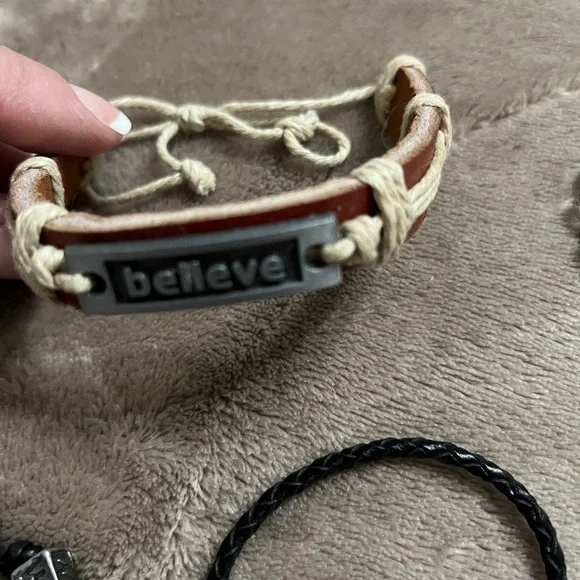 Lot of Religious Jewelry Bundle Silver Crosses - Picture 8 of 9